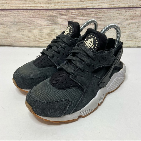 Nike Shoes - Nike Huarache Womens Size 7.5 Black Run Denim